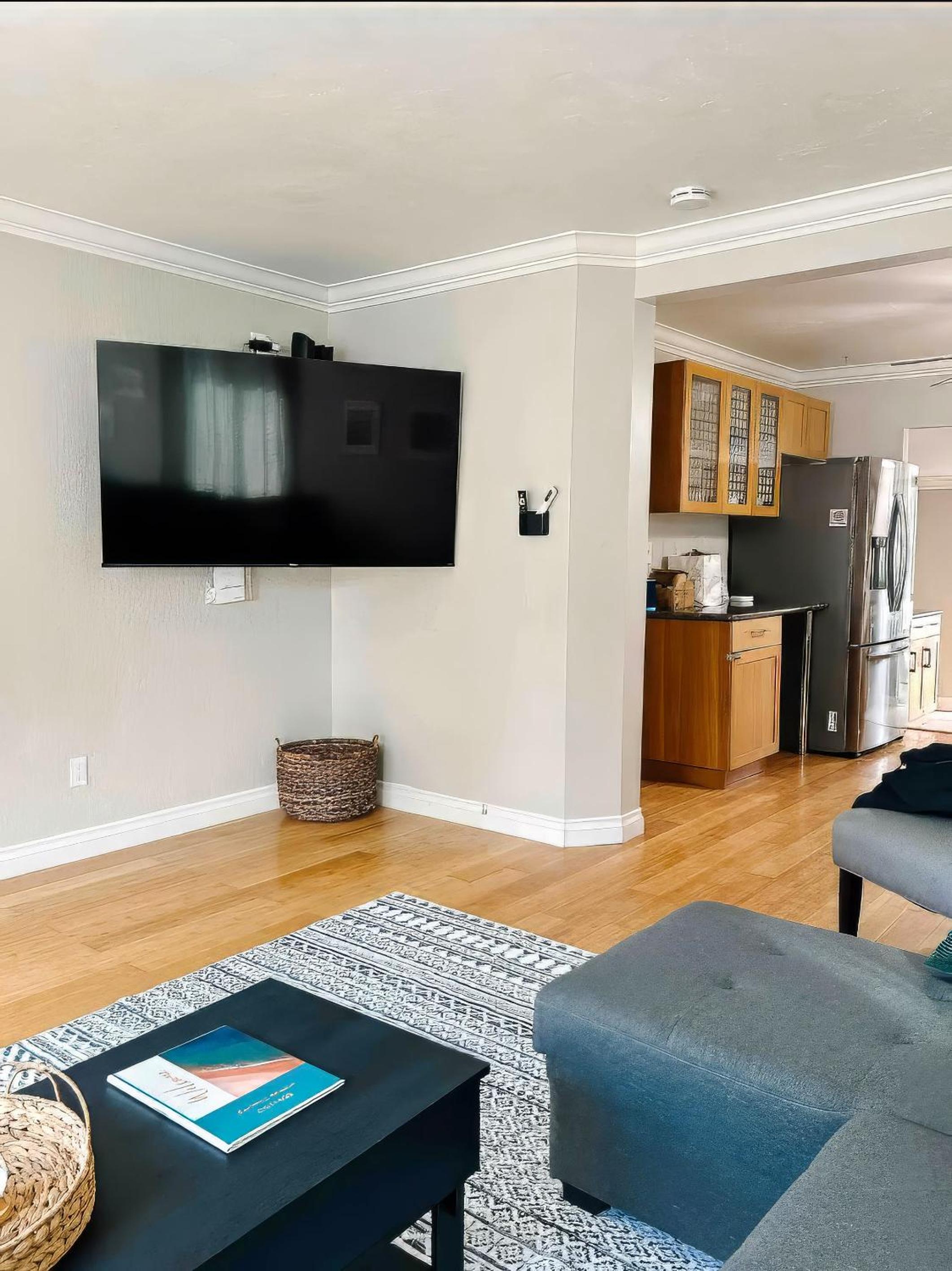 Navigate Stays Beach Cottage with Backyard & Parking