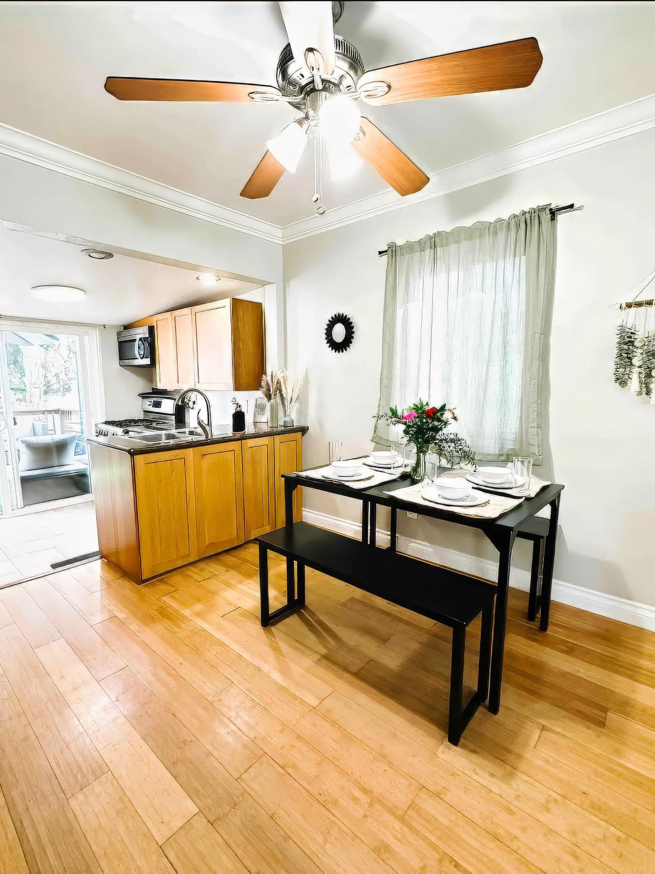 Navigate Stays Beach Cottage with Backyard & Parking
