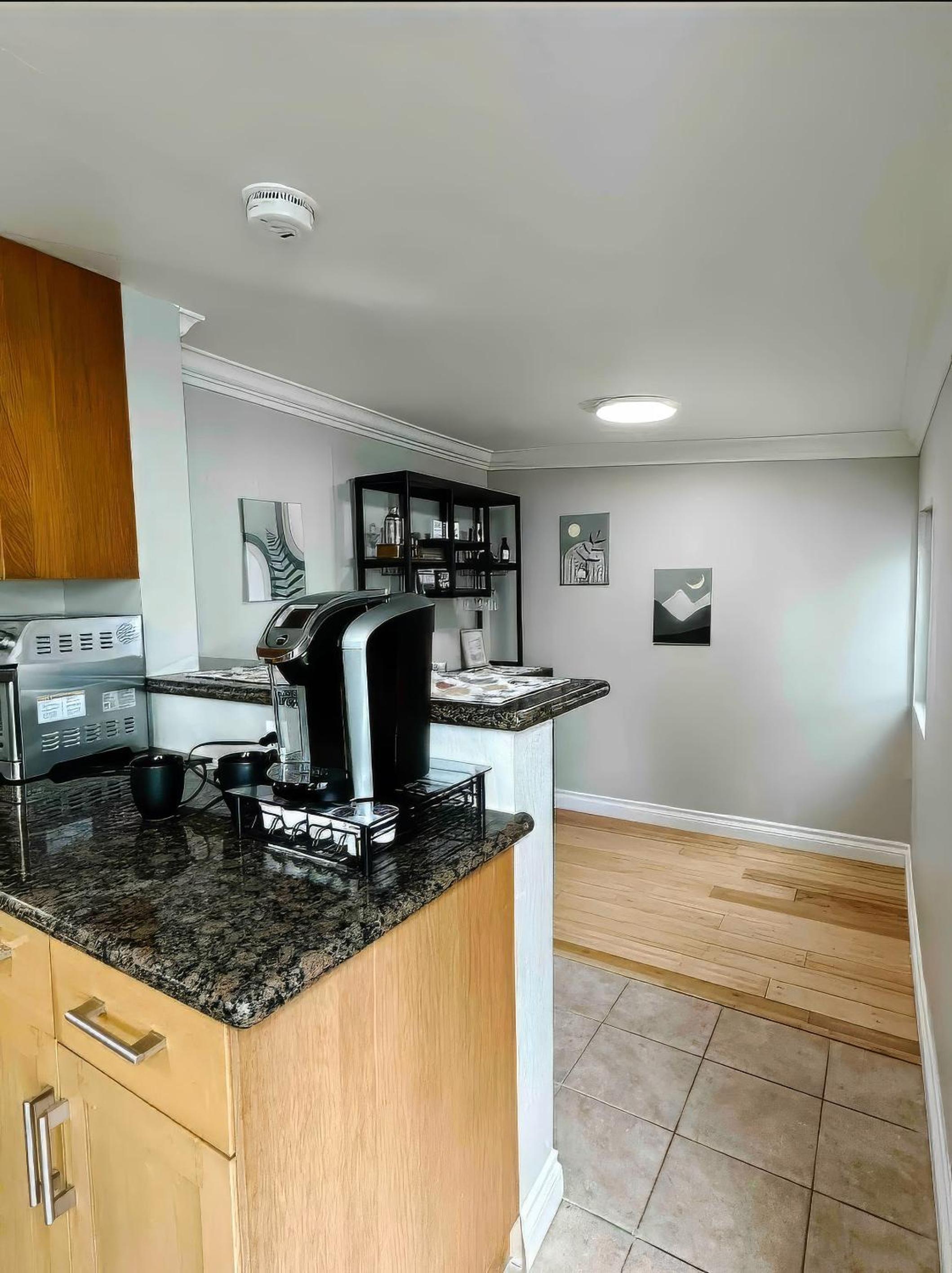 Navigate Stays Beach Cottage with Backyard & Parking