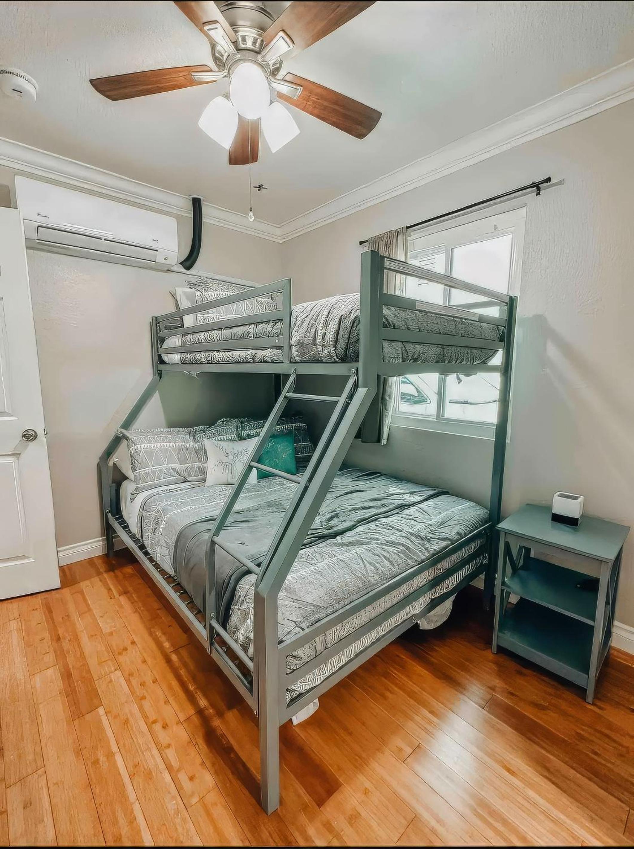 Navigate Stays Beach Cottage with Backyard & Parking