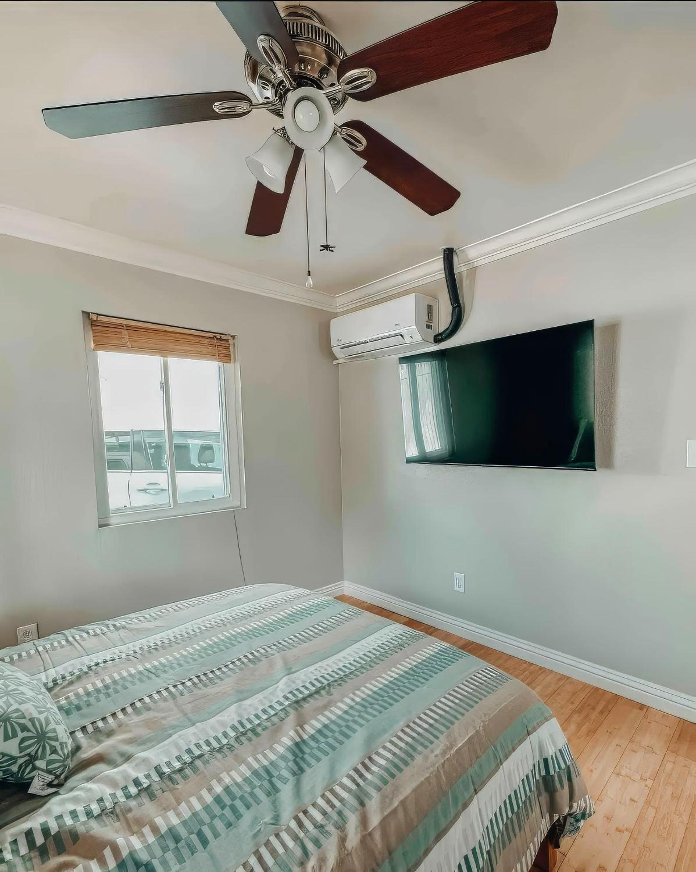 Navigate Stays Beach Cottage with Backyard & Parking