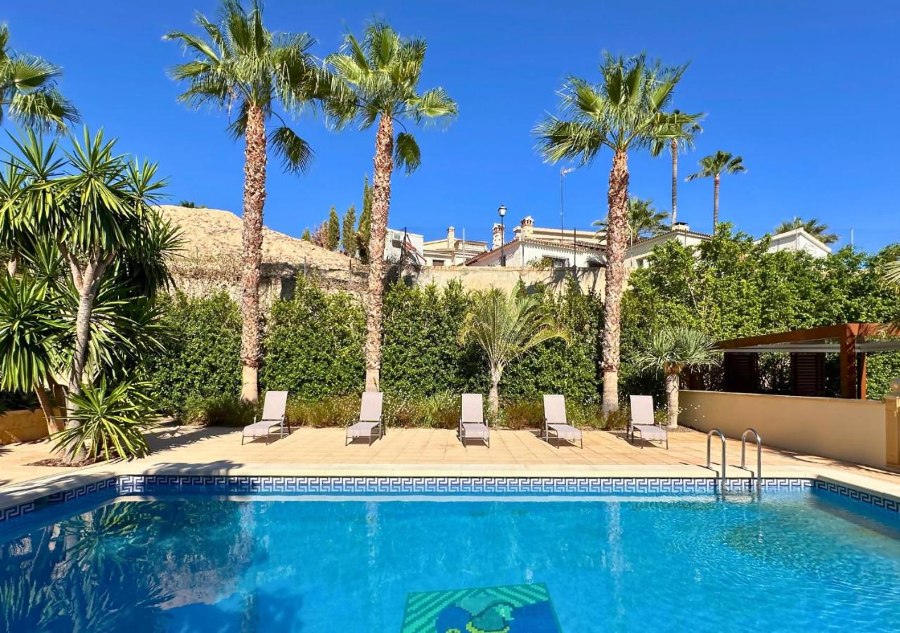 Villa Bonavista: Exclusiva Villa Privada en Elche