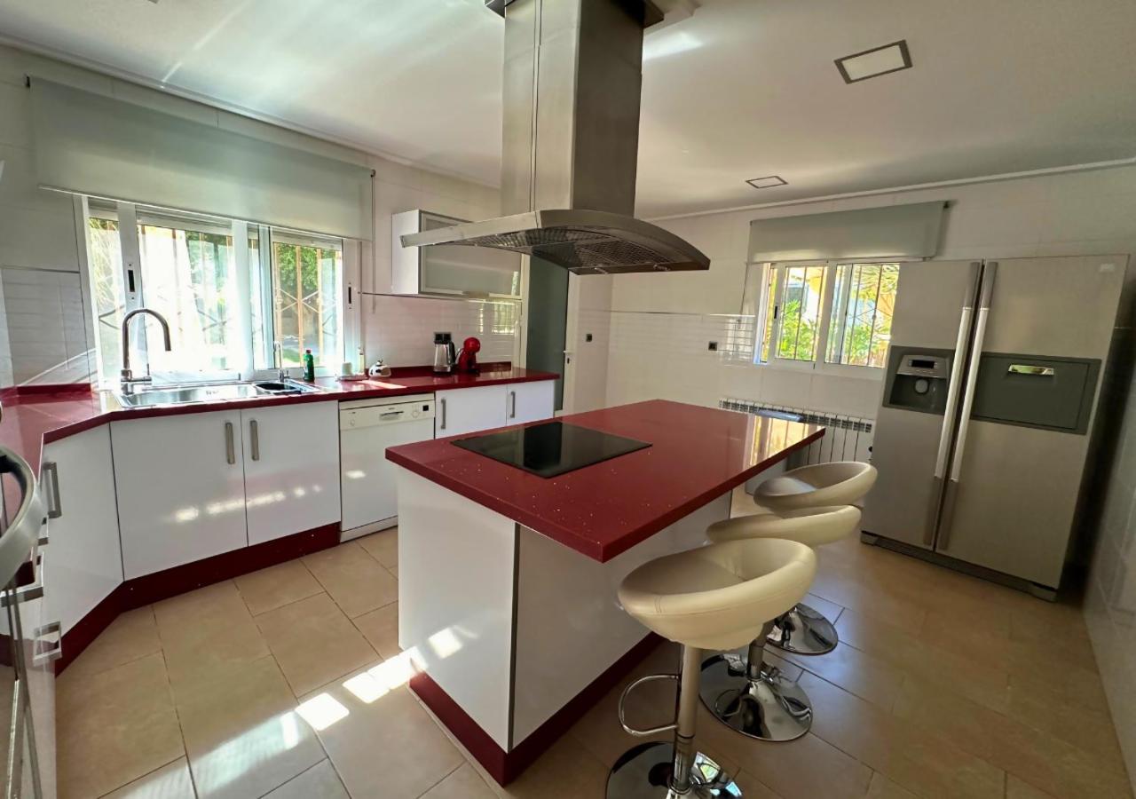 Villa Bonavista: Exclusiva Villa Privada en Elche