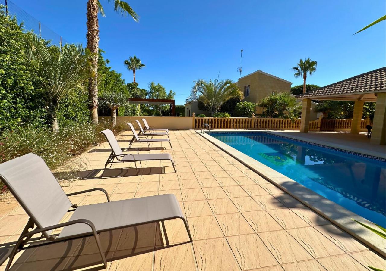 Villa Bonavista: Exclusiva Villa Privada en Elche