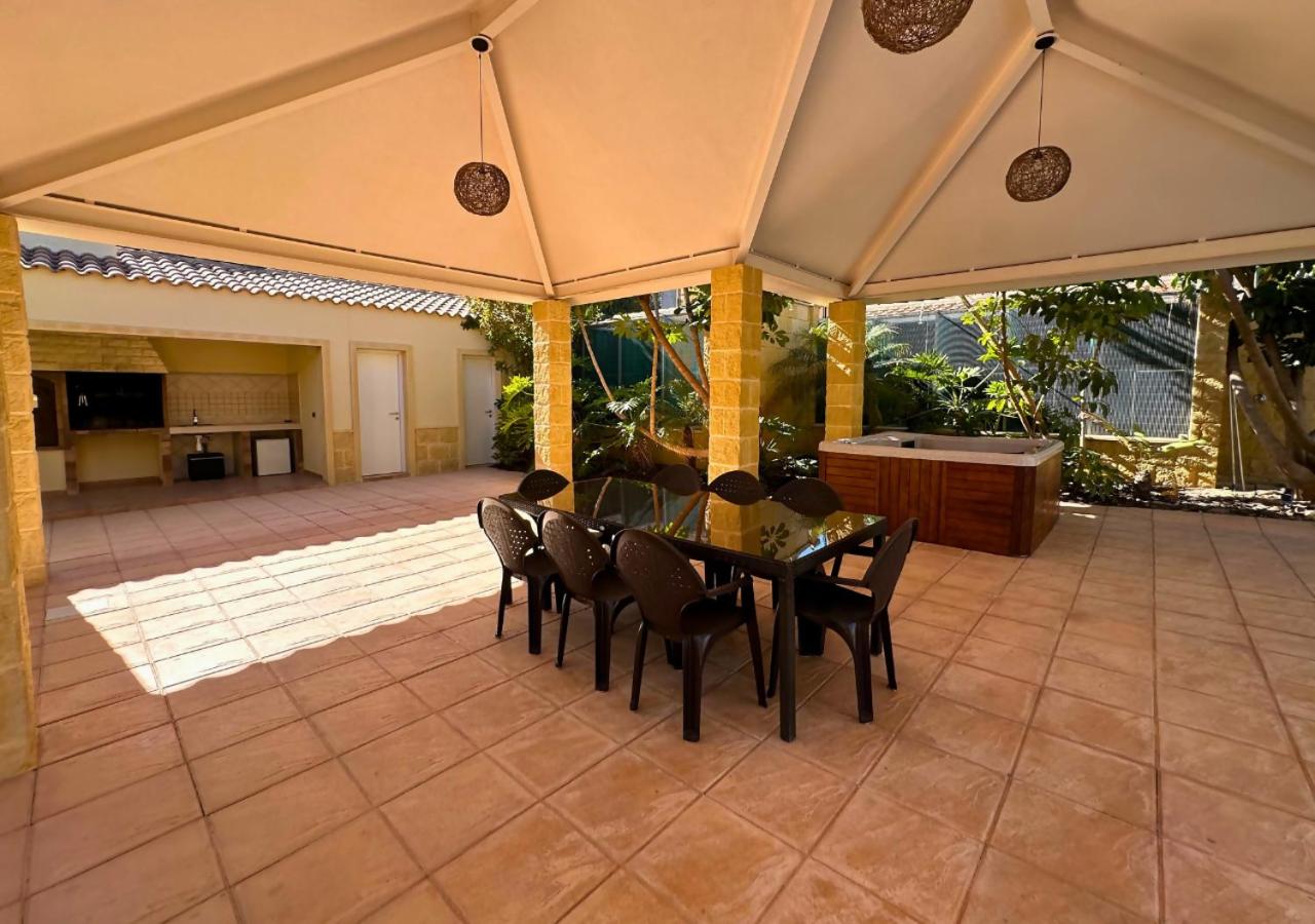 Villa Bonavista: Exclusiva Villa Privada en Elche