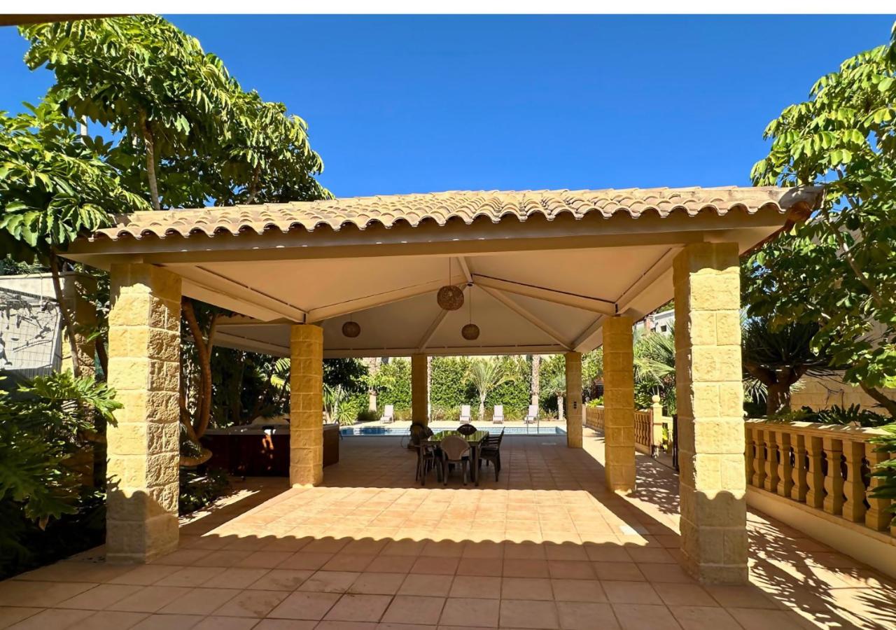 Villa Bonavista: Exclusiva Villa Privada en Elche