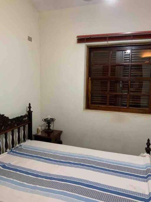 Chácara Linda e Aconchegante com 300mega Internet, Quadra Beach Tennis e Mesa de Sinuca