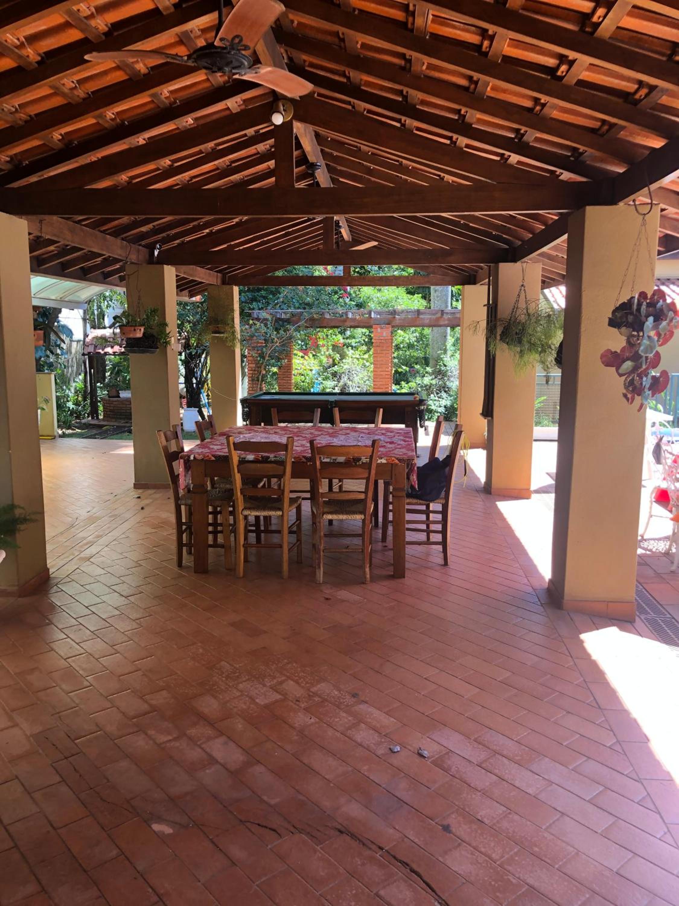 Chácara Linda e Aconchegante com 300mega Internet, Quadra Beach Tennis e Mesa de Sinuca