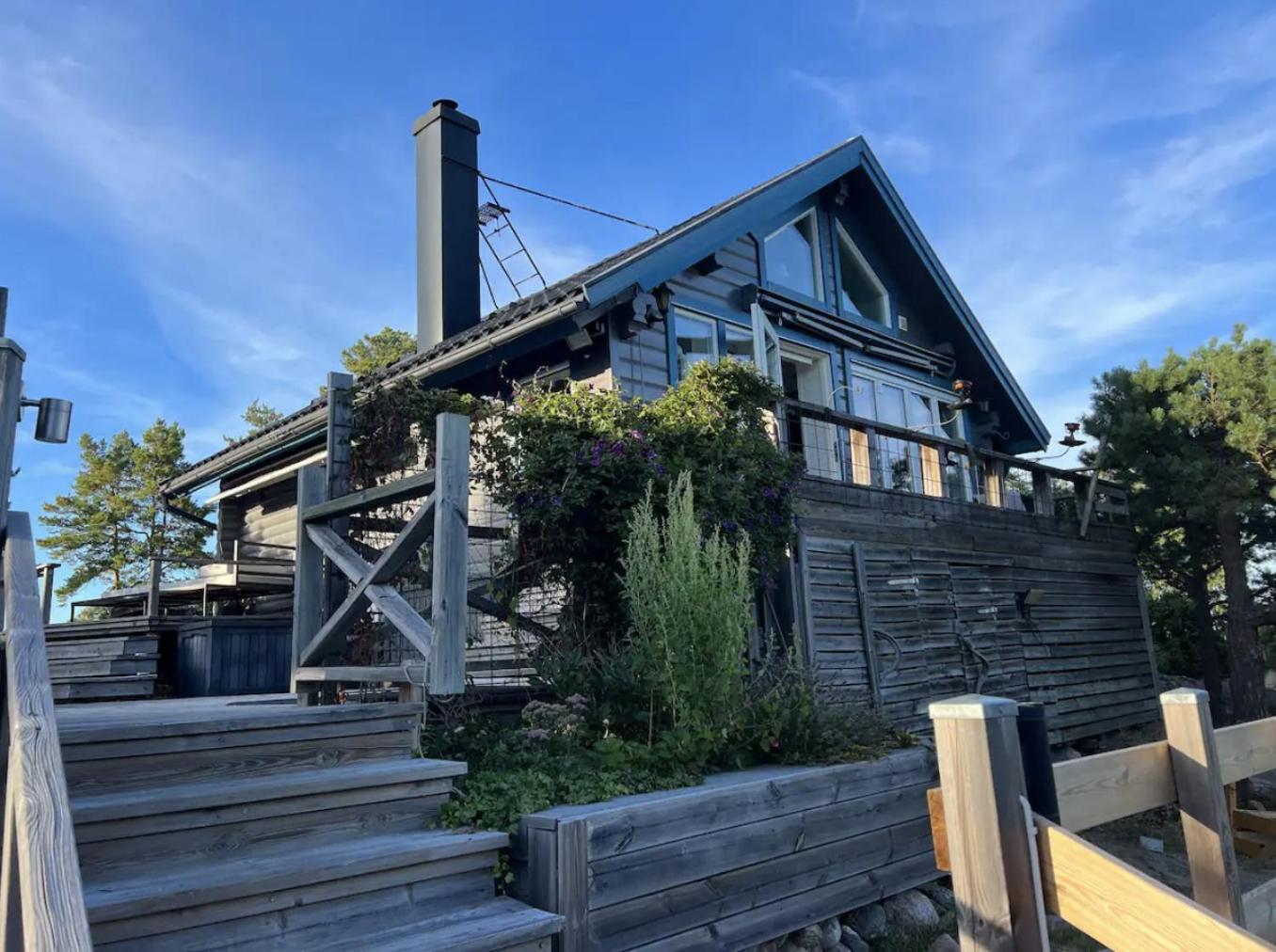 Hus i skärgården med bastu och sjöutsikt view 2