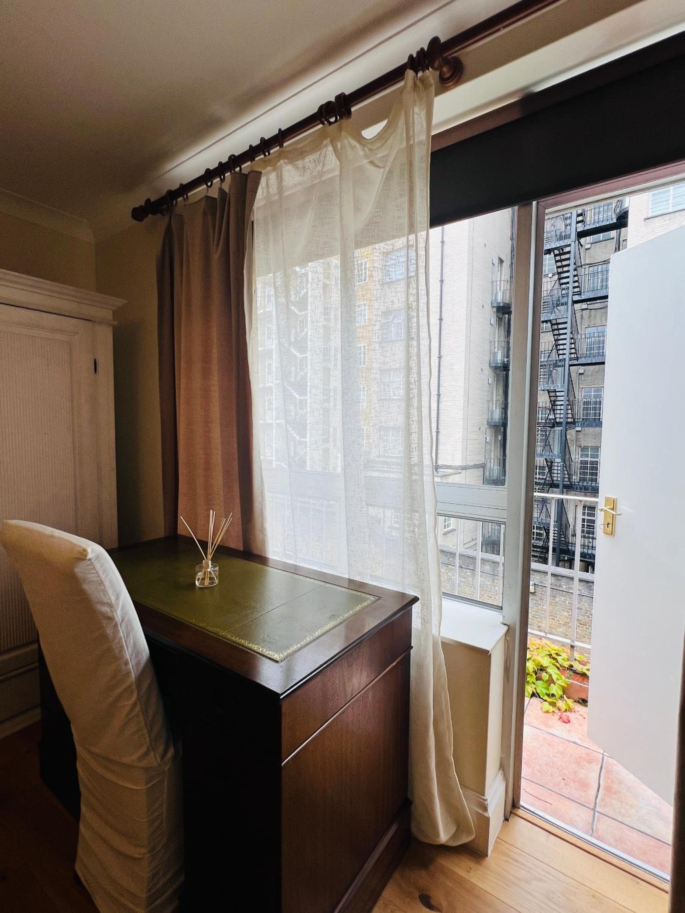 bloomrooms@Knightsbridge/HydePark