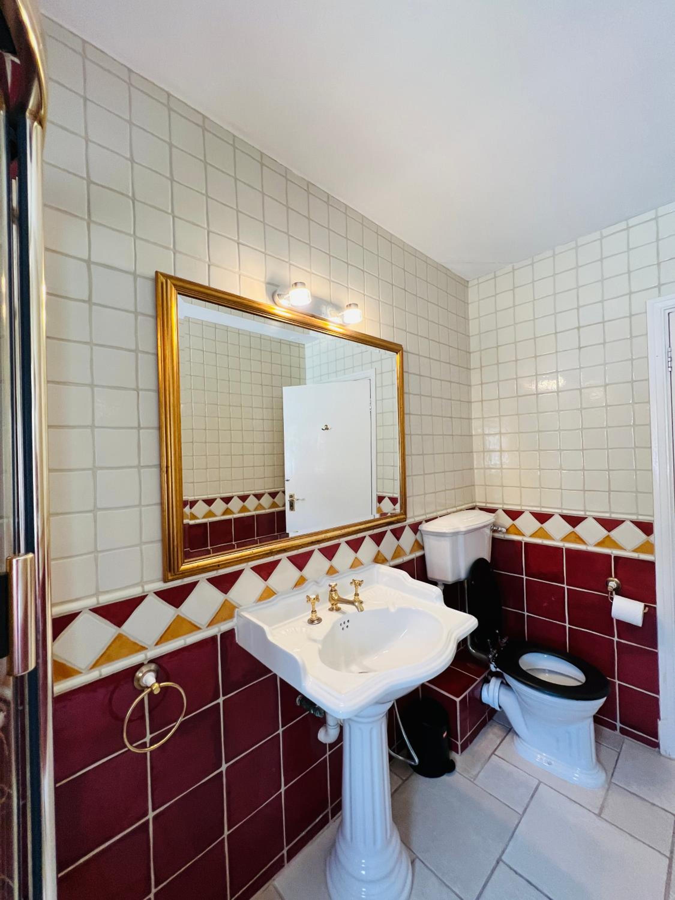 bloomrooms@Knightsbridge/HydePark
