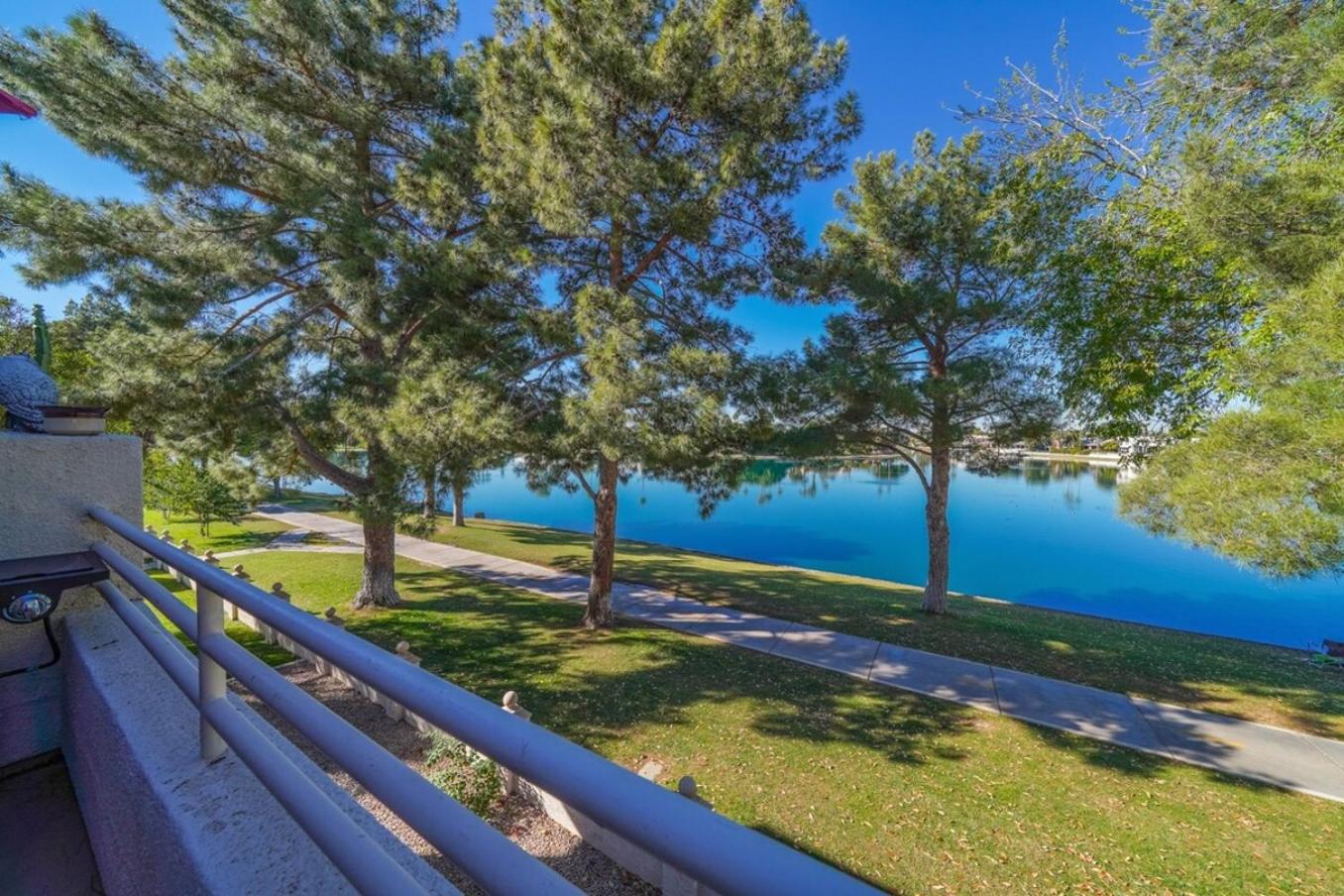 Waterfront-Amazing View w Fireworks-Private-Gated view 3