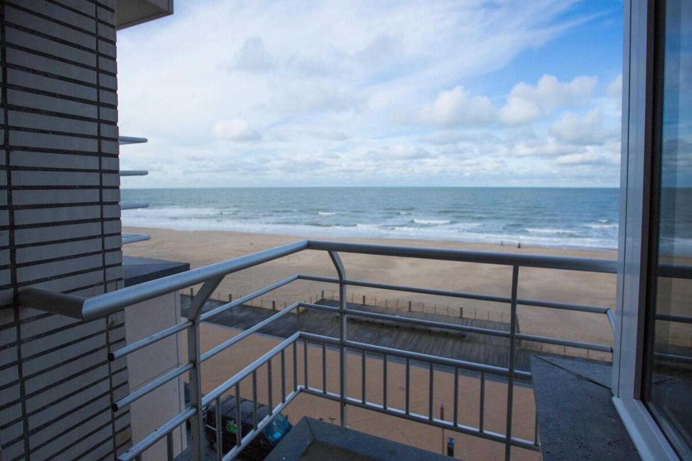 Bright Apartment With Sea View