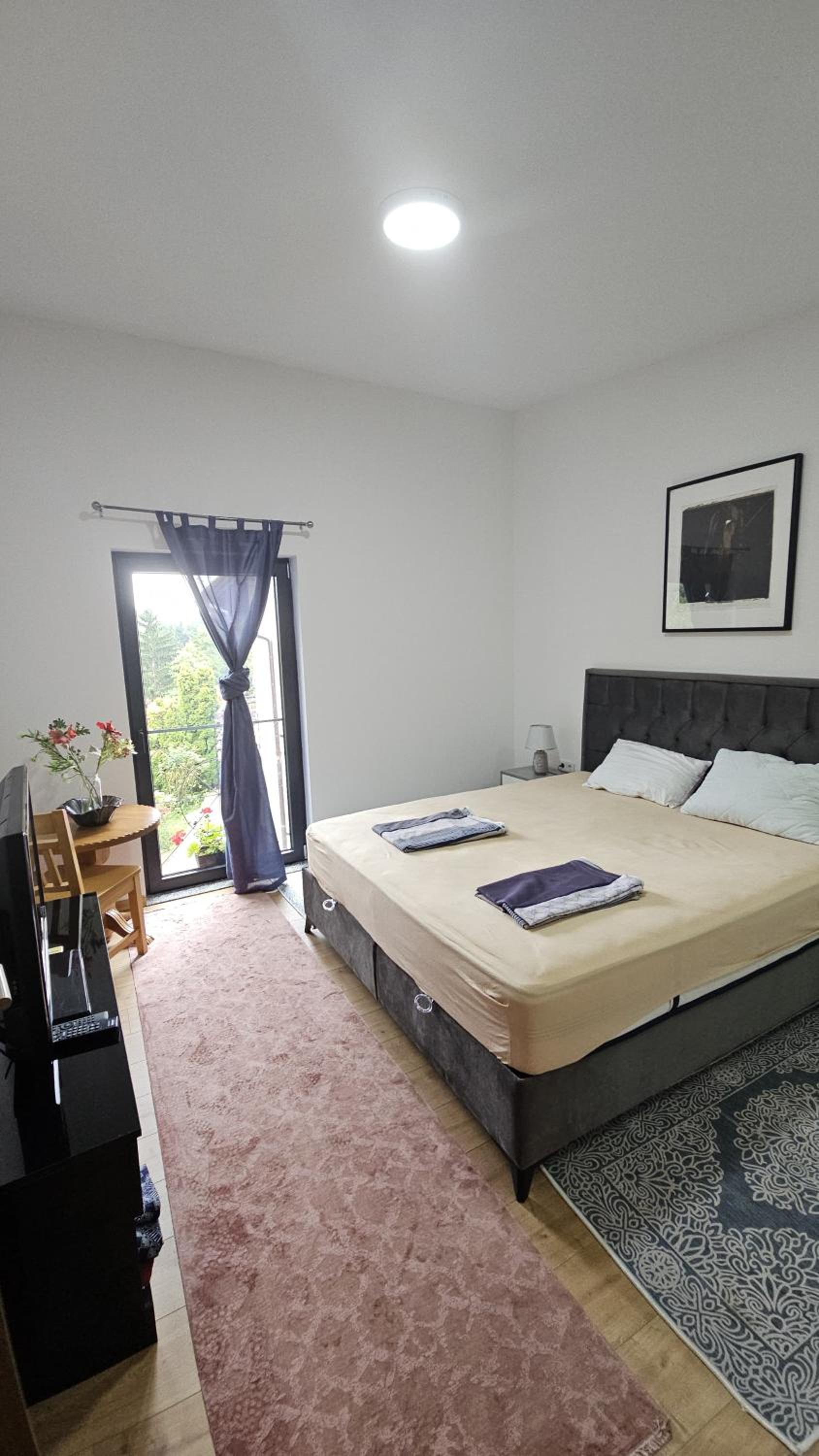 Sarajevo Hills,garage parking and big garden free