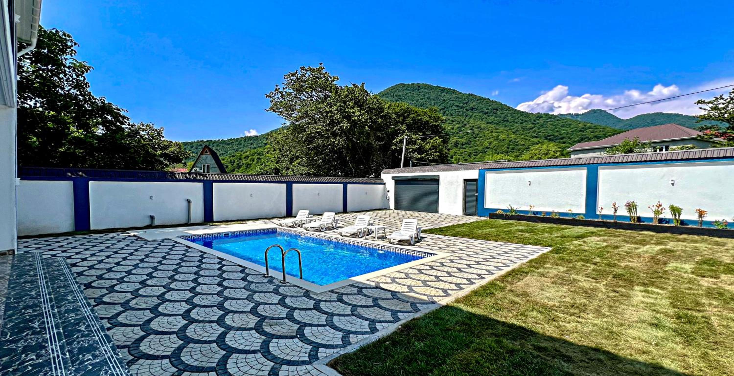 Black A-Frame Luxury Chalet & Pool