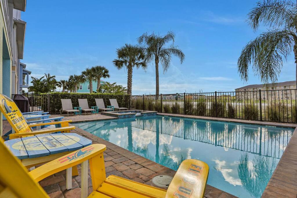 Margarita Manor - 8 Bedroom Pool - Spa Home with Amazing Sunset & Arcade