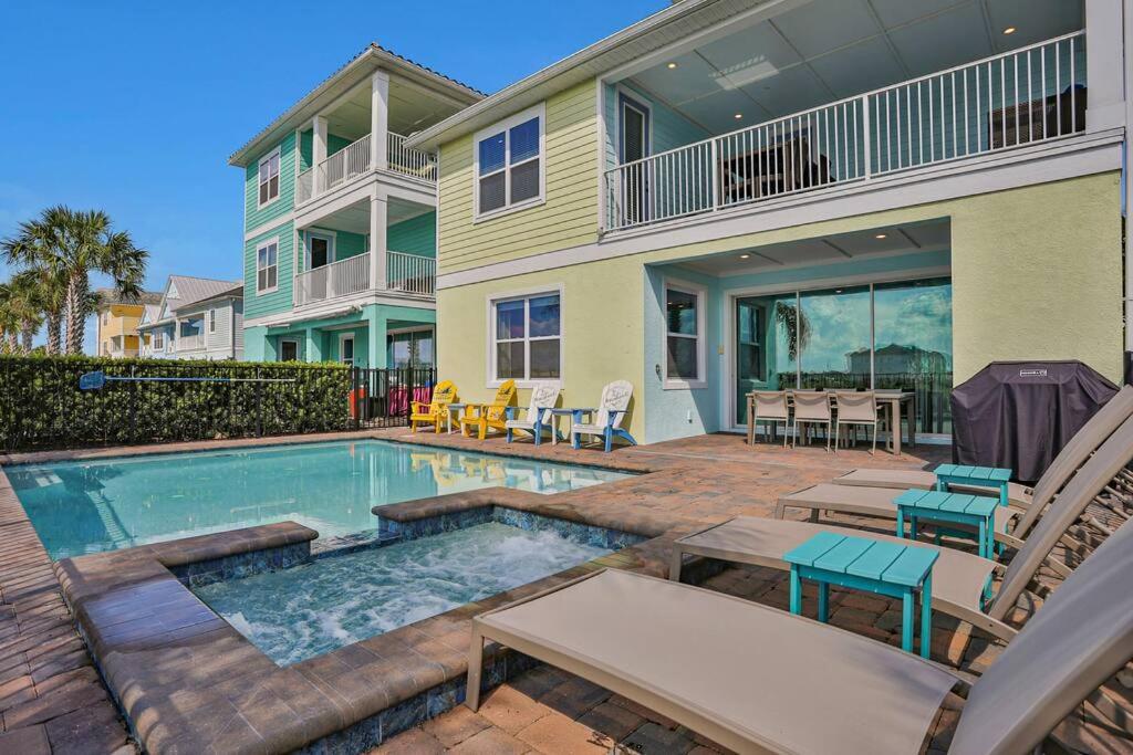 Margarita Manor - 8 Bedroom Pool - Spa Home with Amazing Sunset & Arcade
