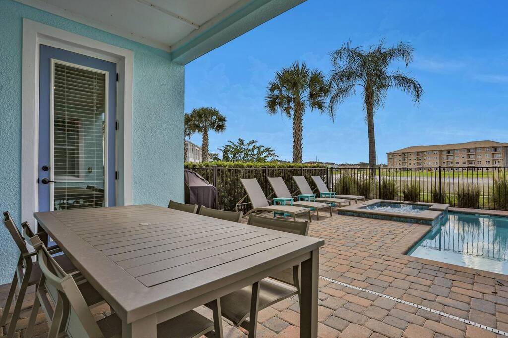 Margarita Manor - 8 Bedroom Pool - Spa Home with Amazing Sunset & Arcade