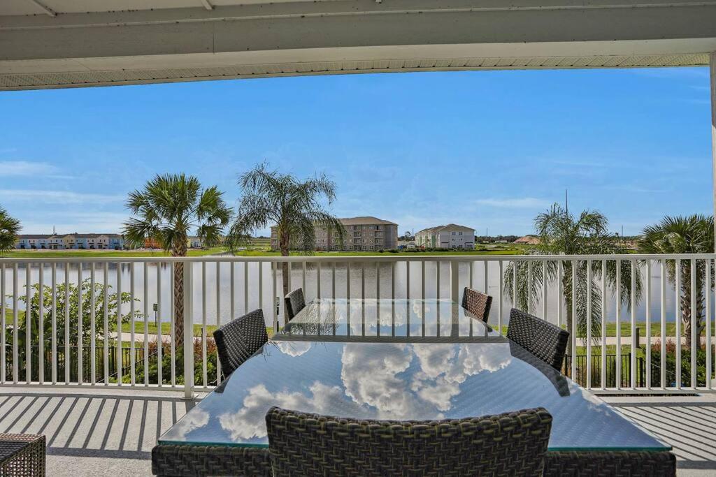 Margarita Manor - 8 Bedroom Pool - Spa Home with Amazing Sunset & Arcade