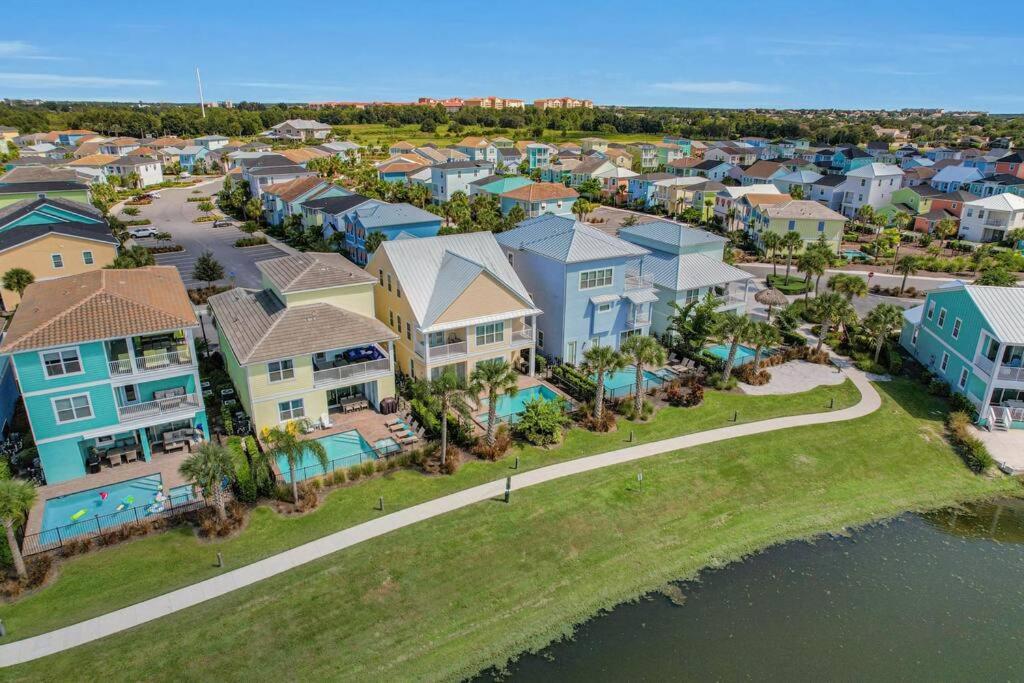 Margarita Manor - 8 Bedroom Pool - Spa Home with Amazing Sunset & Arcade