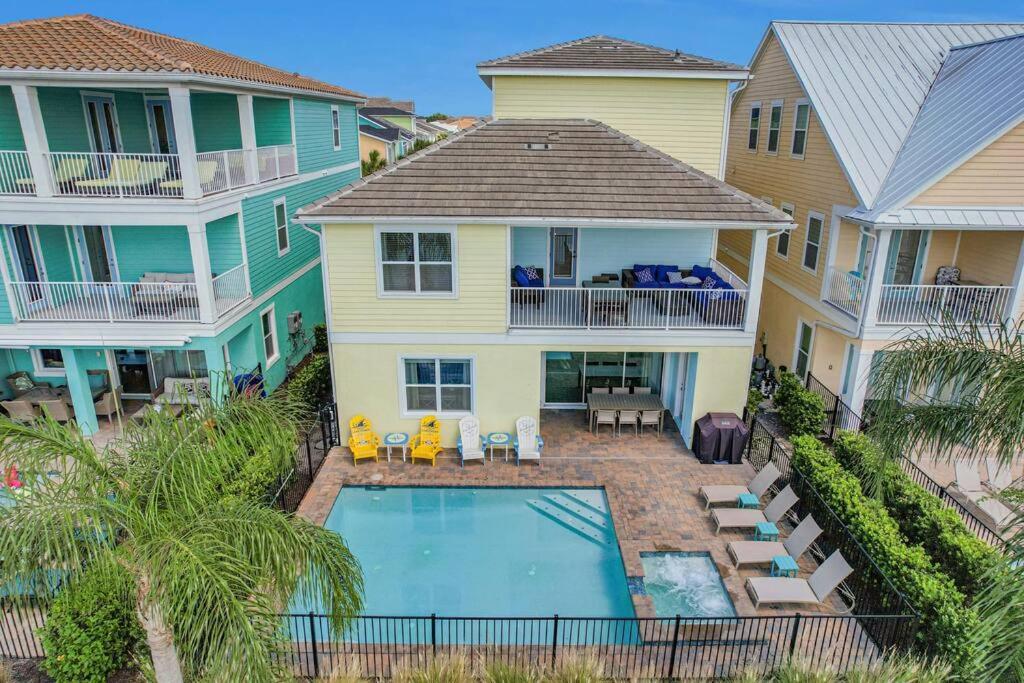 Margarita Manor - 8 Bedroom Pool - Spa Home with Amazing Sunset & Arcade