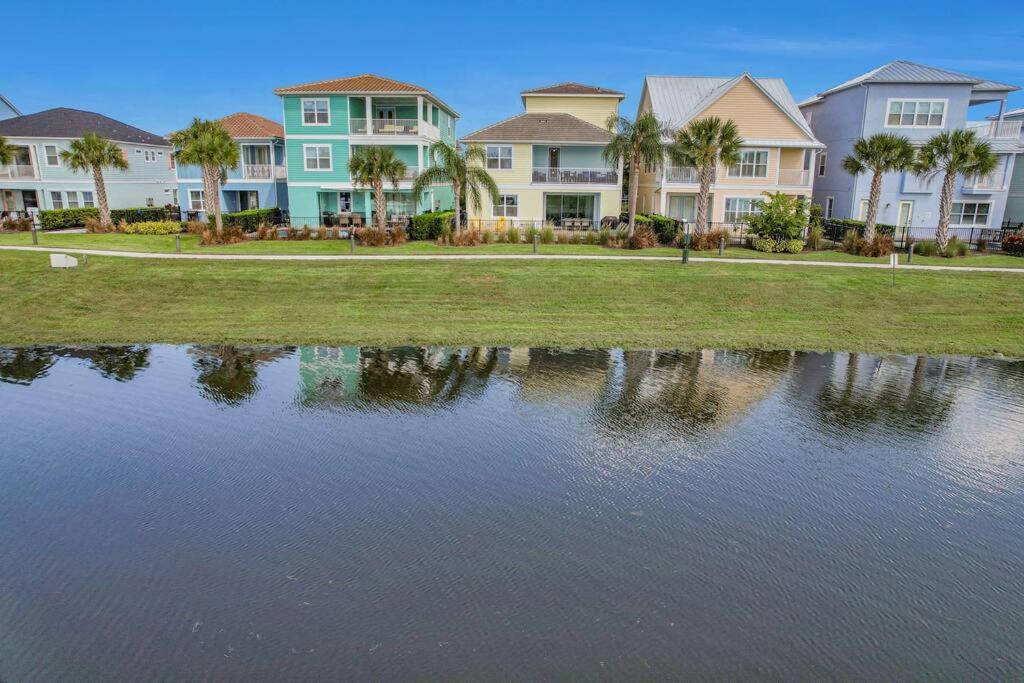 Margarita Manor - 8 Bedroom Pool - Spa Home with Amazing Sunset & Arcade