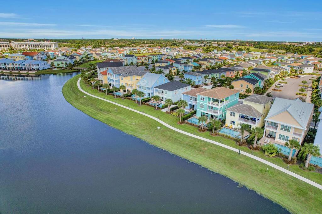 Margarita Manor - 8 Bedroom Pool - Spa Home with Amazing Sunset & Arcade