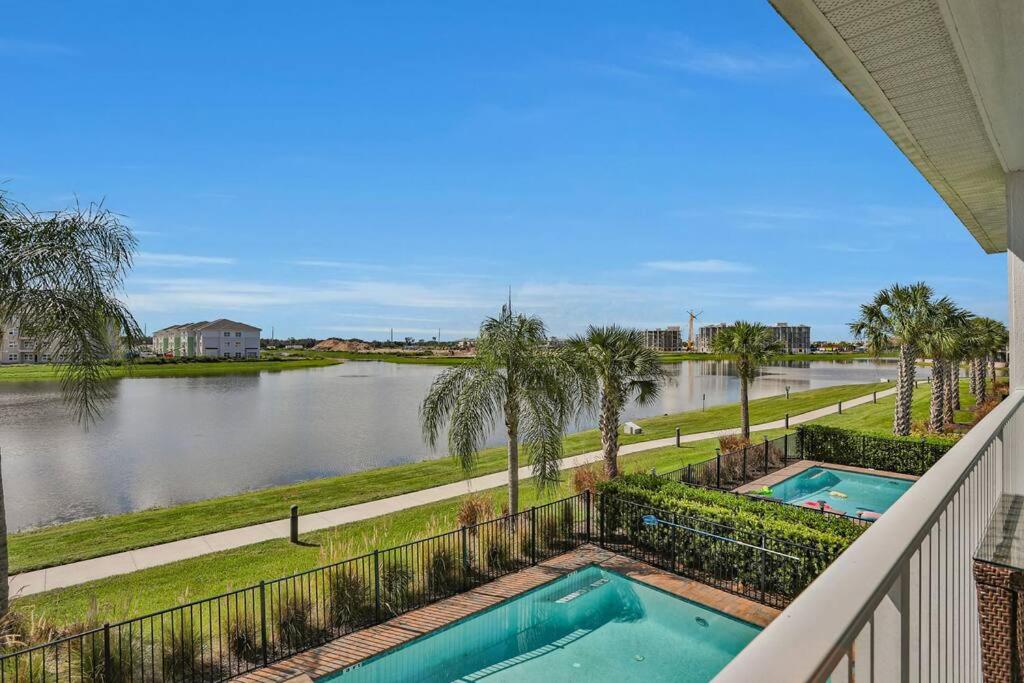 Margarita Manor - 8 Bedroom Pool - Spa Home with Amazing Sunset & Arcade