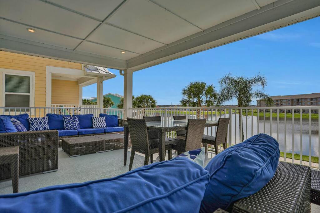 Margarita Manor - 8 Bedroom Pool - Spa Home with Amazing Sunset & Arcade