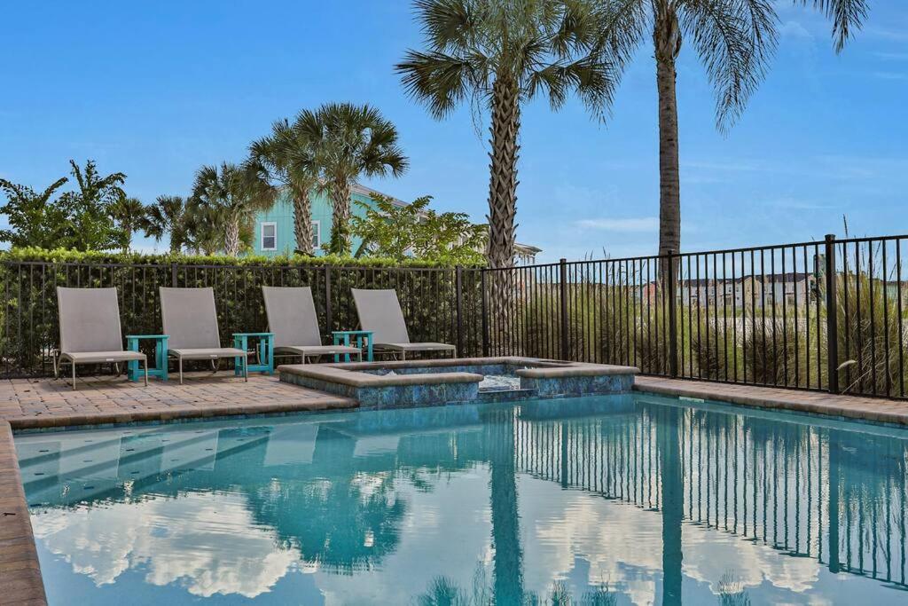 Margarita Manor - 8 Bedroom Pool - Spa Home with Amazing Sunset & Arcade