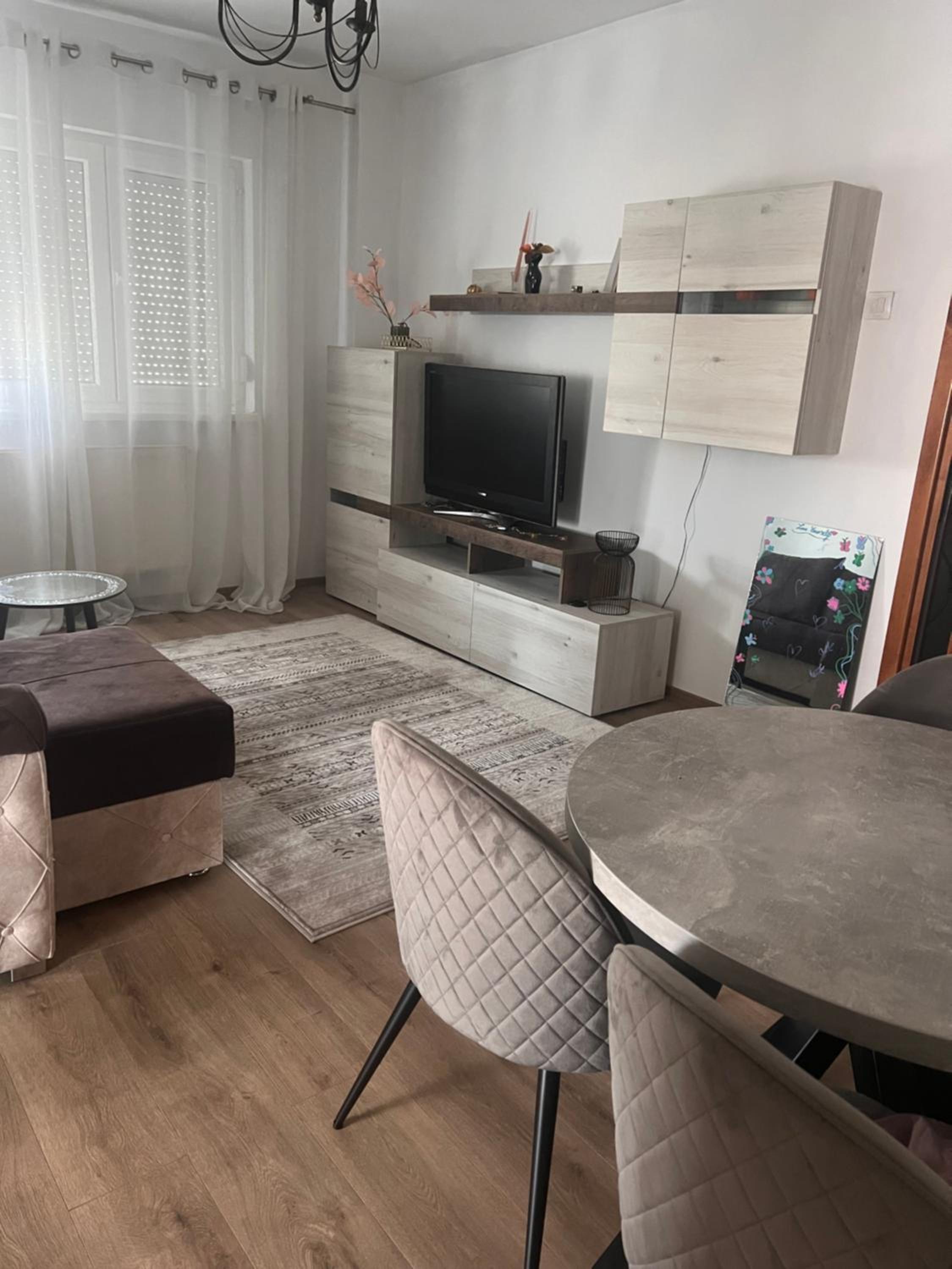 Ultracentral Apt