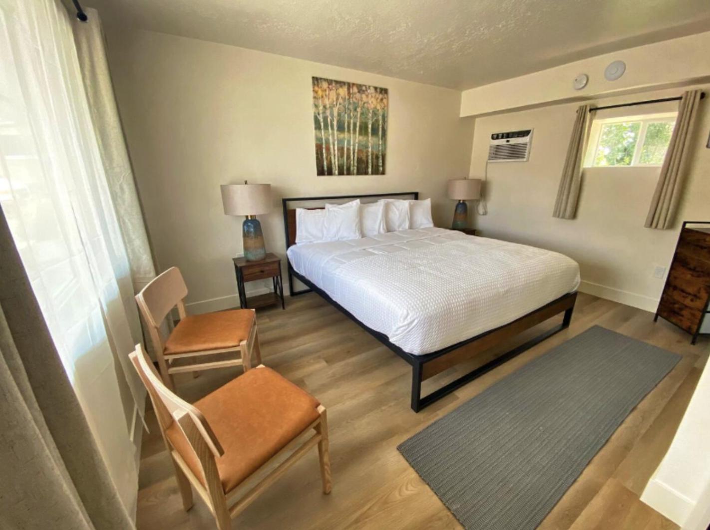 89 & Nine Motel