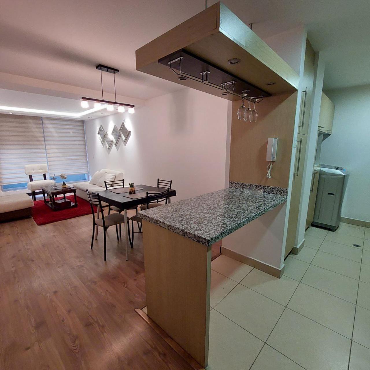 Departamento cerca del Quicentro norte