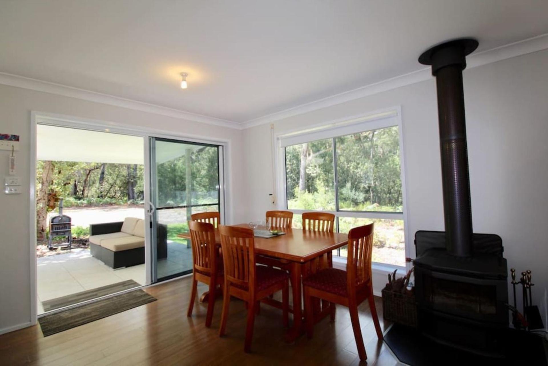 Wrights Beach Bungalow - Walk to the water