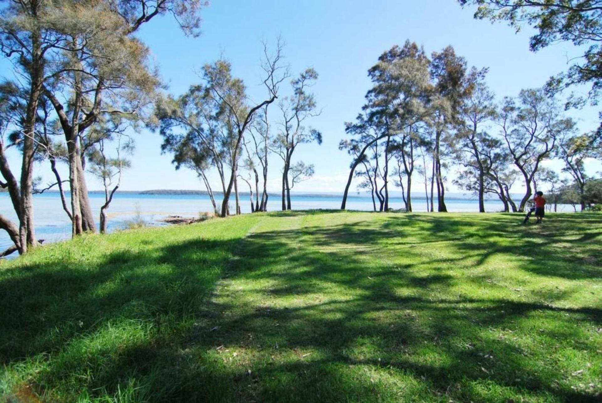 The Ideal Spot- Pet Friendly Waterfront with Retro Styling