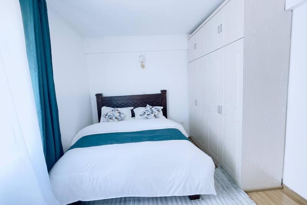 2 bedroom near upperhill & yaya view 5