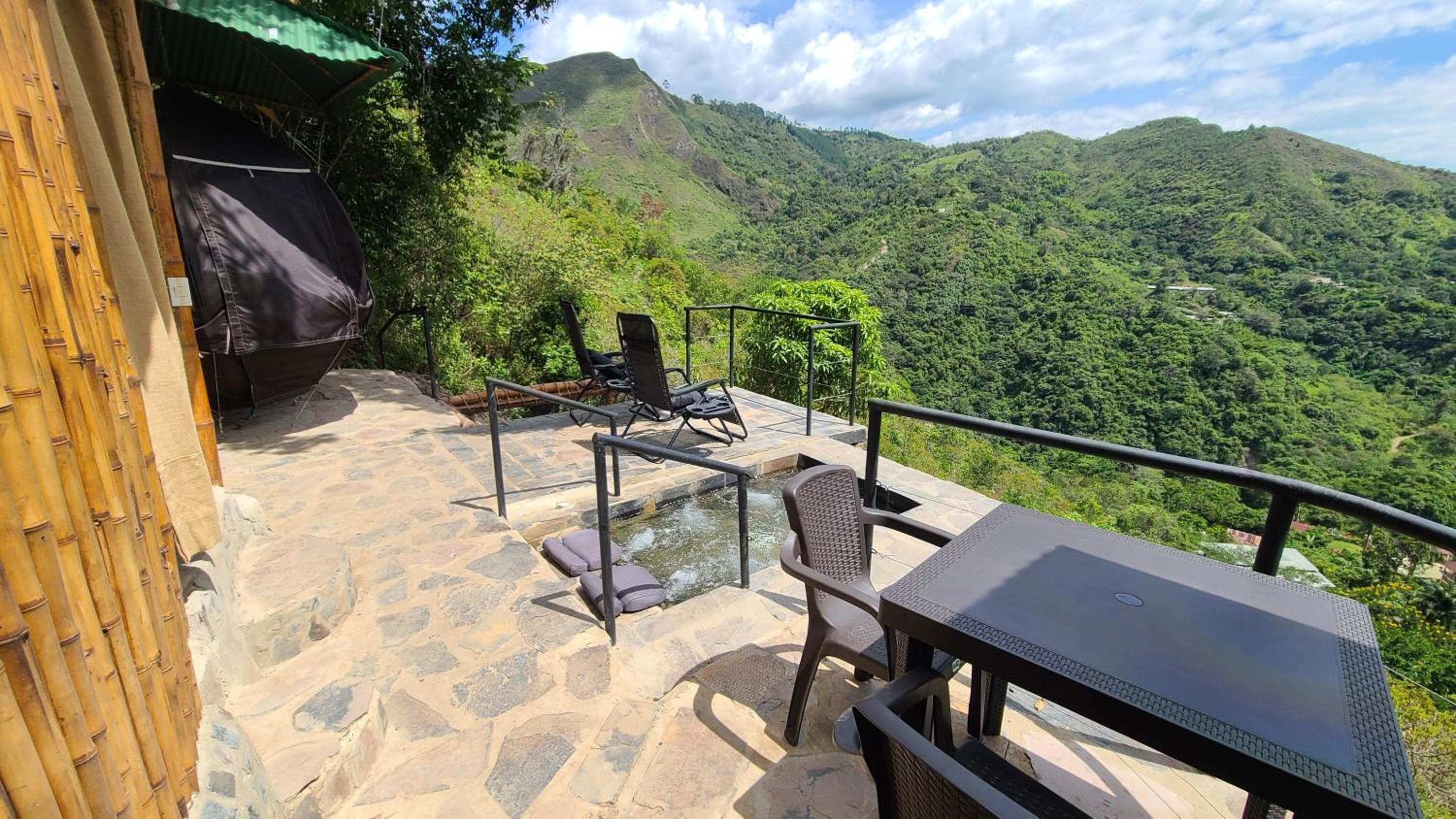 Colibamboo the Nest, El nido glamping con hermosas vistas