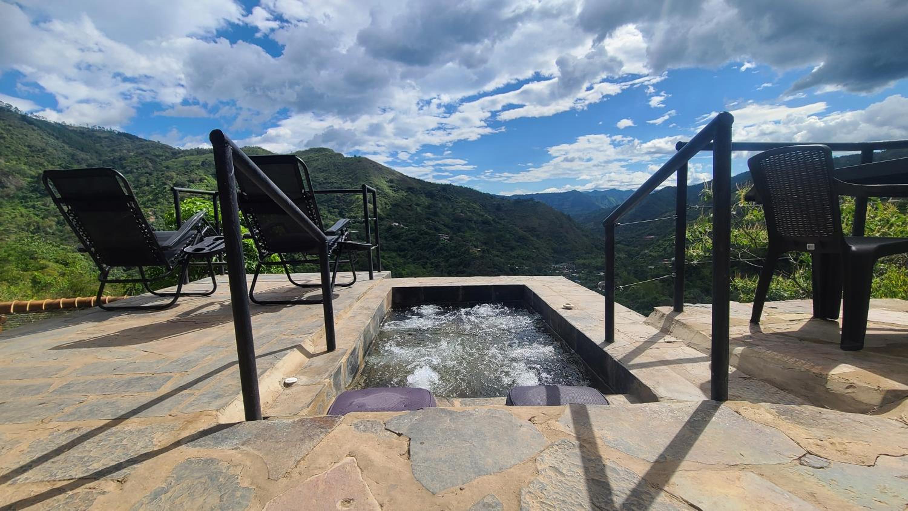 Colibamboo the Nest, El nido glamping con hermosas vistas