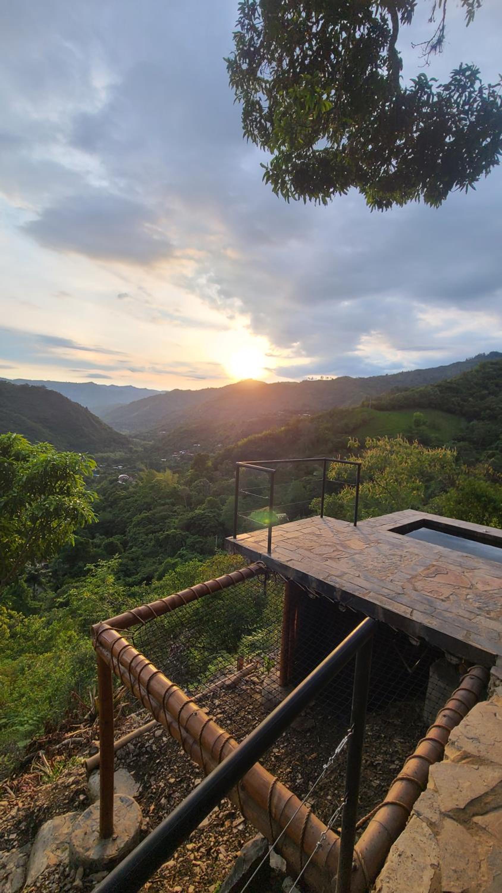 Colibamboo the Nest, El nido glamping con hermosas vistas