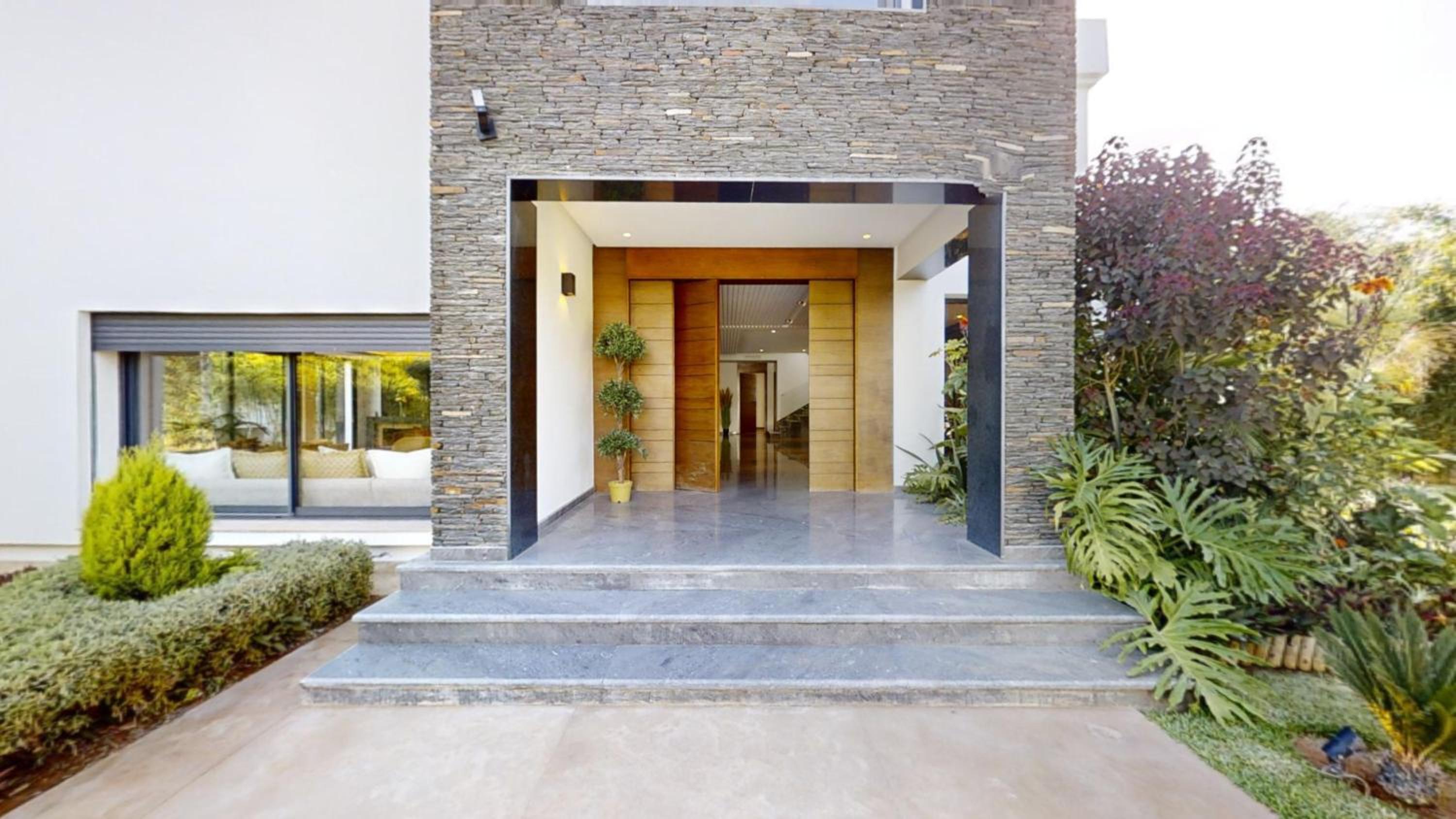 Villa S- Luxurious 8 masterbedrooms villa on 3000m2, close to all amenities, Golf and heart of Souissi view 3