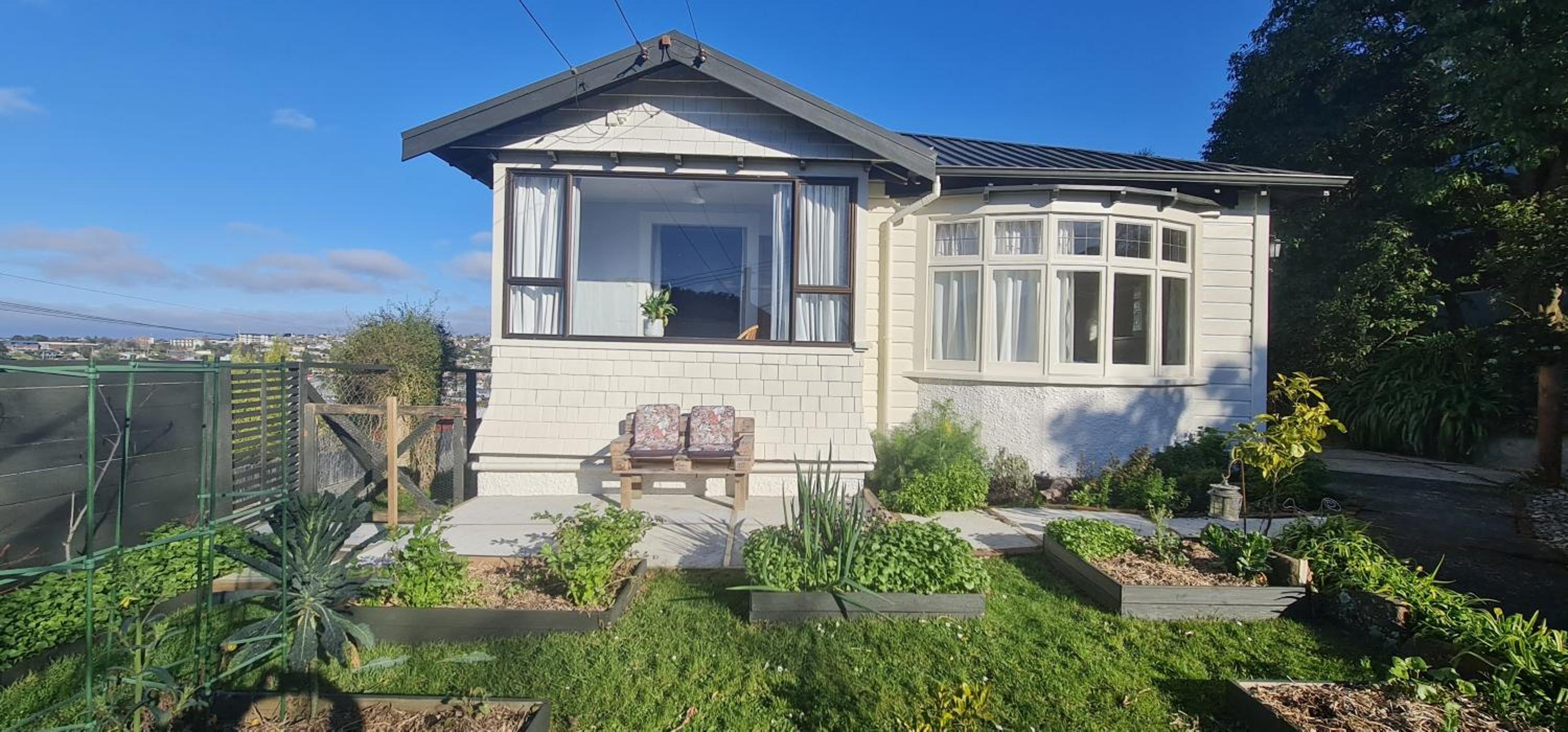 Cottage on Lynn view 2