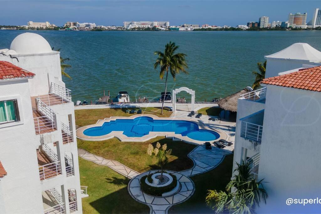 Amplio 3B en Zona Hotelera con Increíble vista a la Laguna