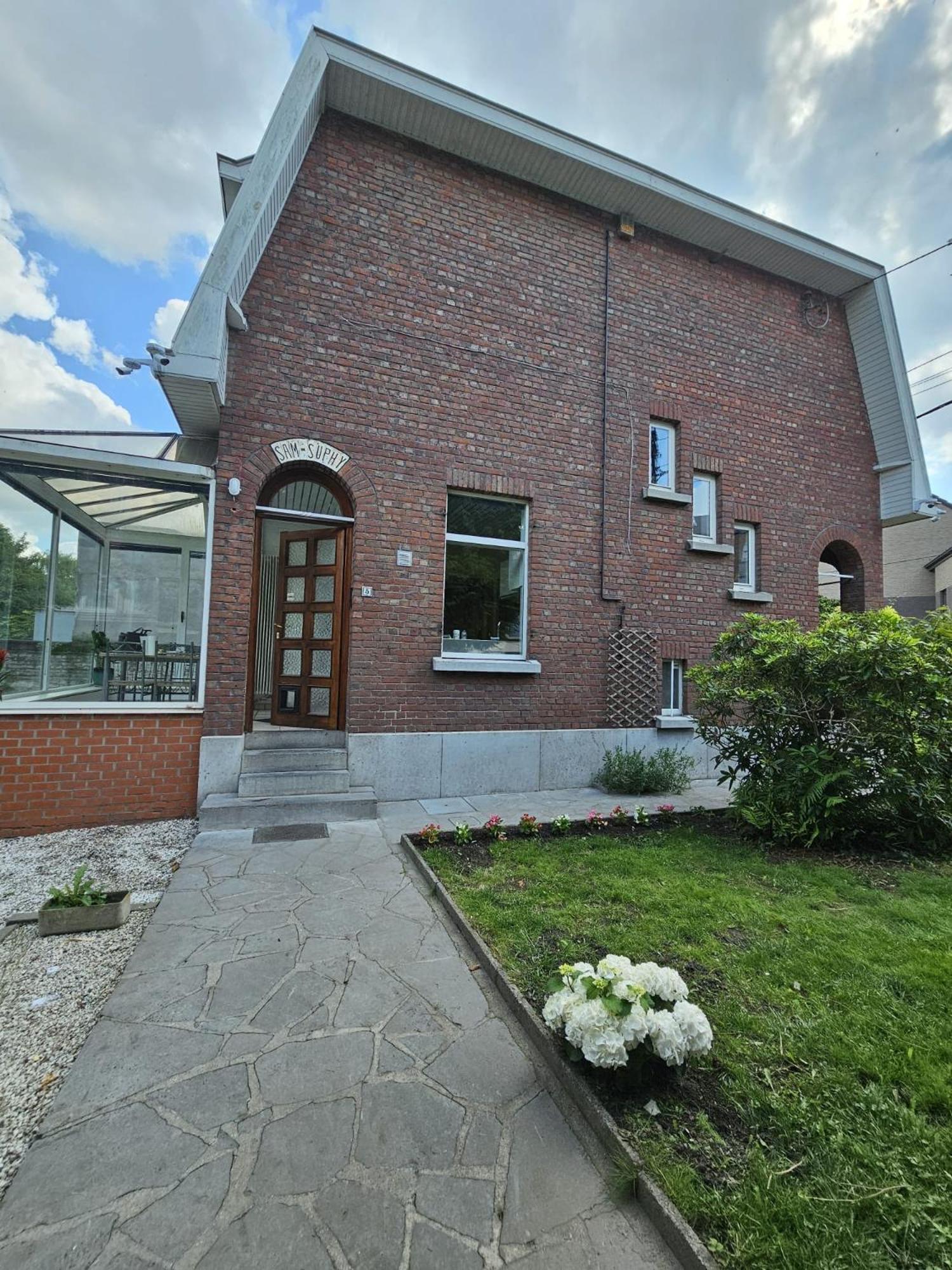 Maison 3 chambres, garage et jardin