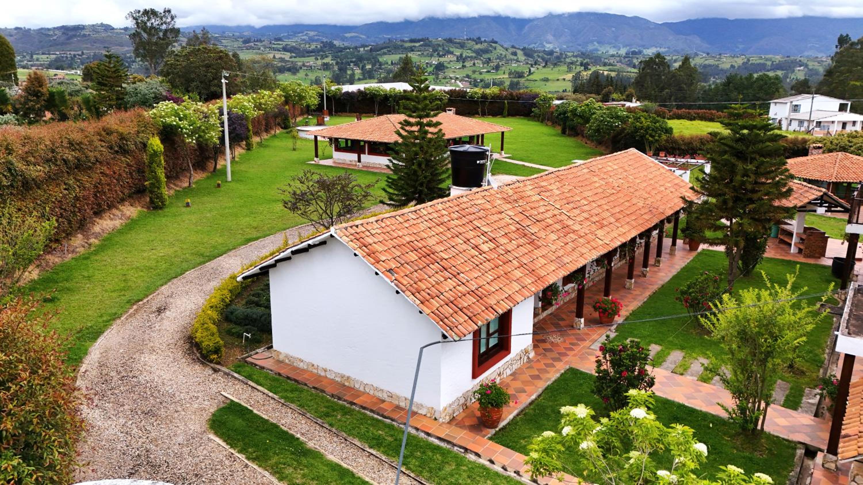 Villa Mariana - Casa Campestre Privada - Hasta 16 Personas