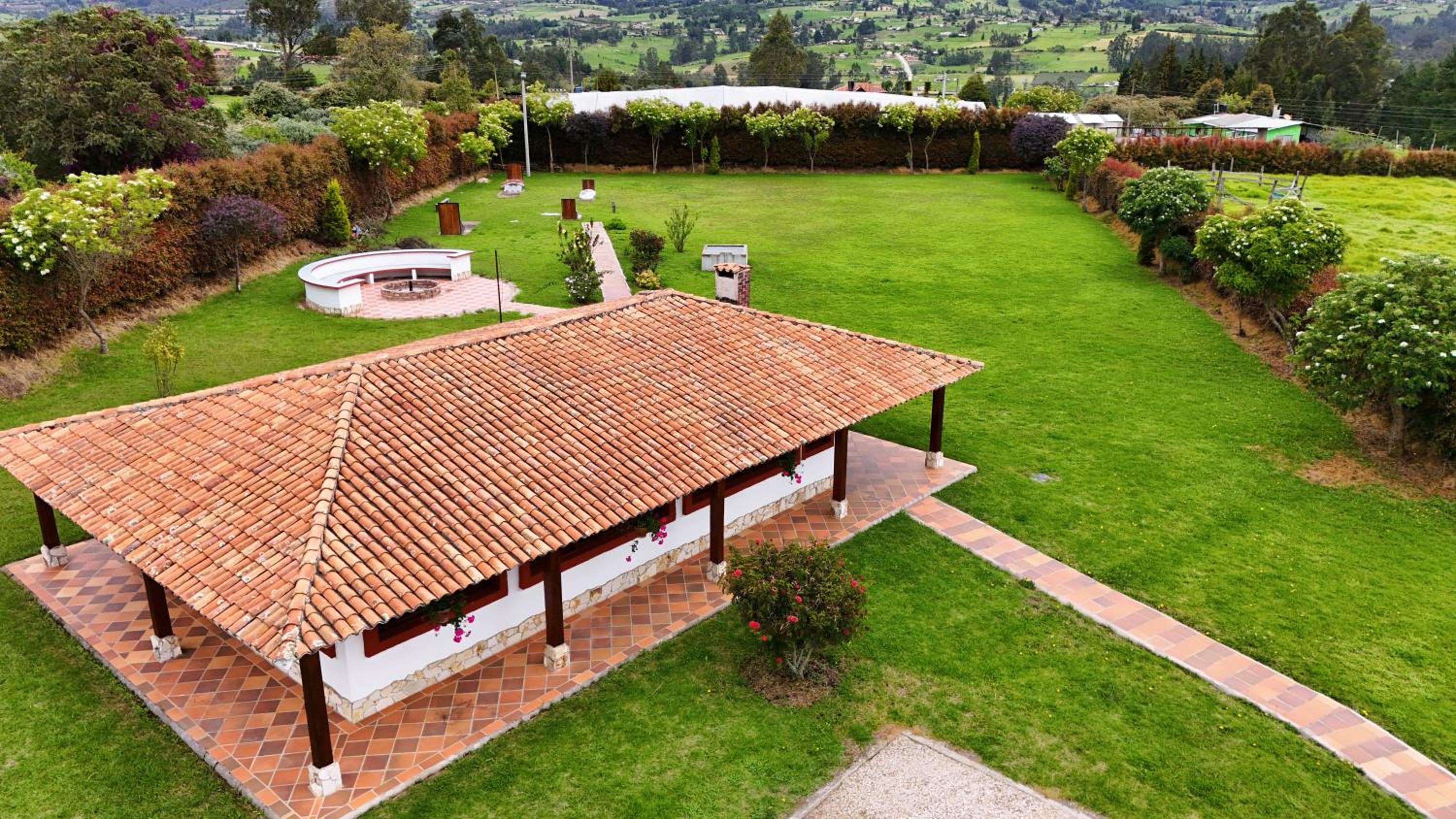 Villa Mariana - Casa Campestre Privada - Hasta 16 Personas