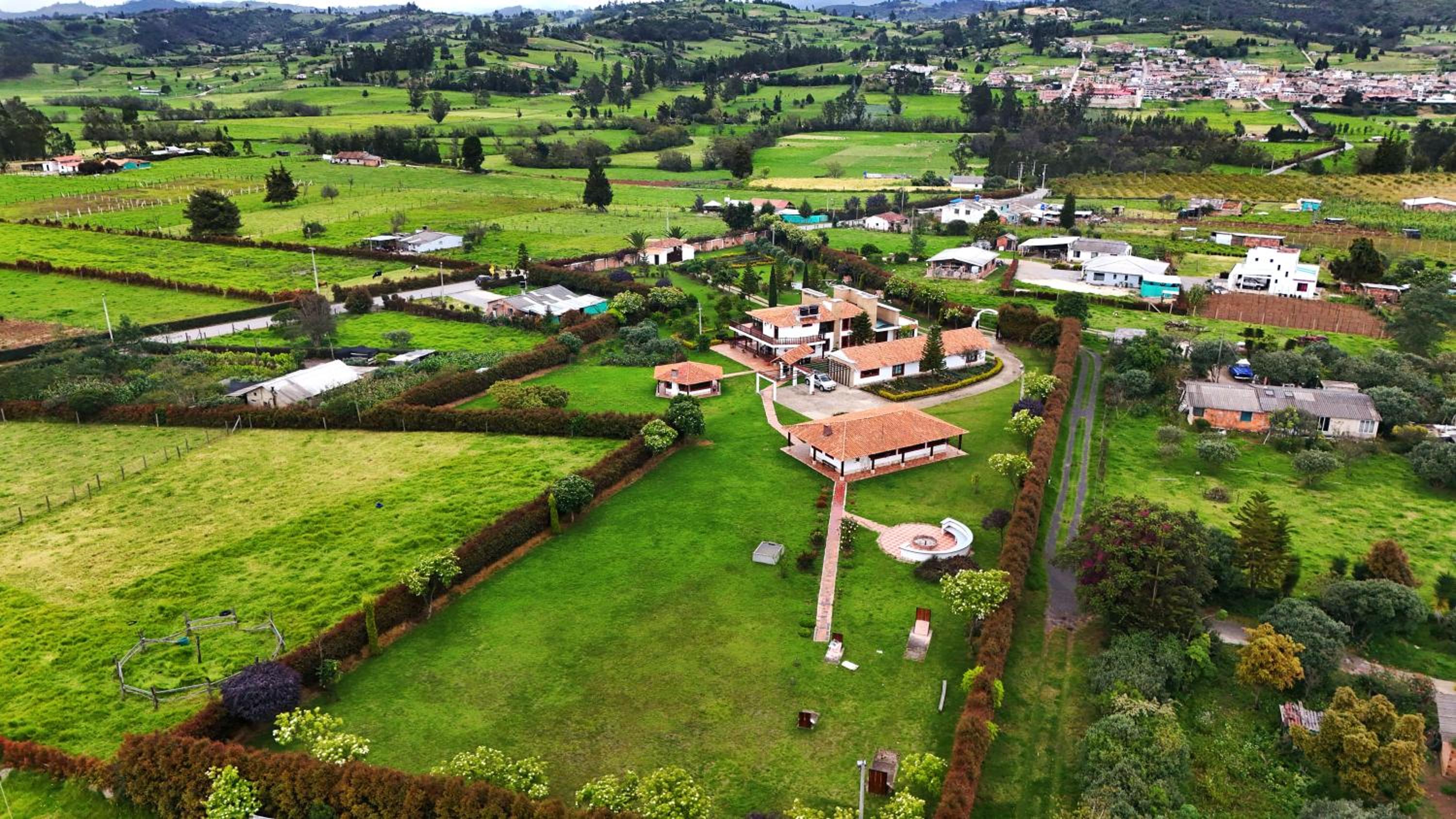 Villa Mariana - Casa Campestre Privada - Hasta 16 Personas