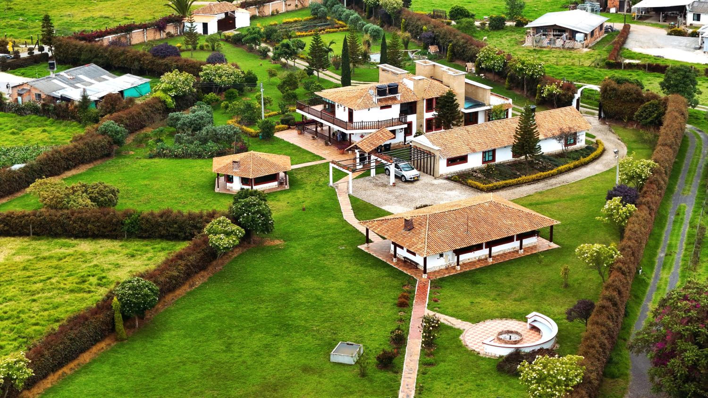 Villa Mariana - Casa Campestre Privada - Hasta 16 Personas