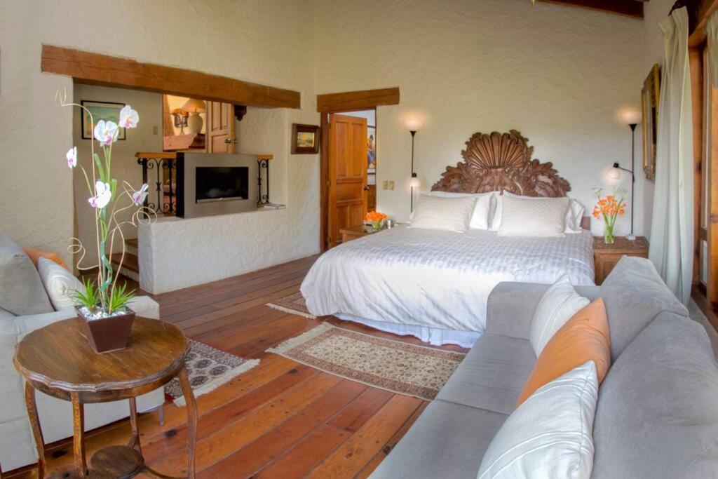 Casa Avándaro con alberca, Río, Bosque y Cocinera! view 3