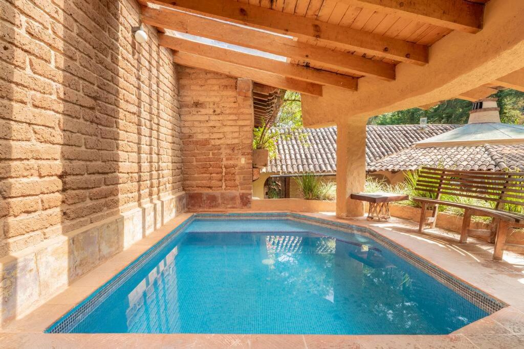 Casa Avándaro con alberca, Río, Bosque y Cocinera! view 5