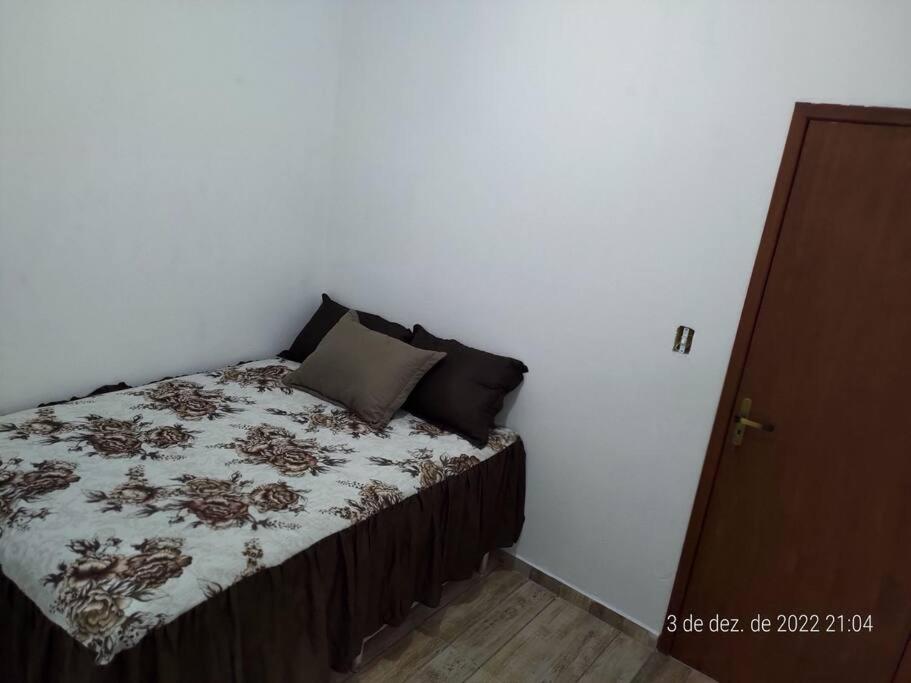 Casa, amplo terraço, churrasqueira, 8 pessoas